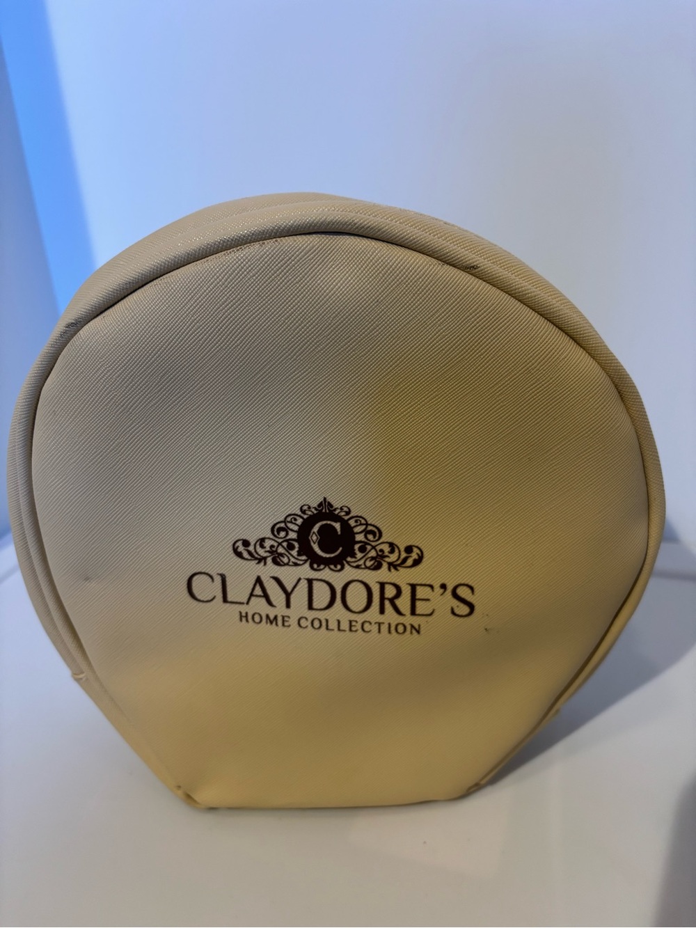 Claydore's Home Collection Beige Travel Case and Light Up Travel Mirror